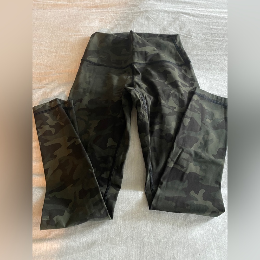Lululemon Wunder Under Camo Leggings 25”